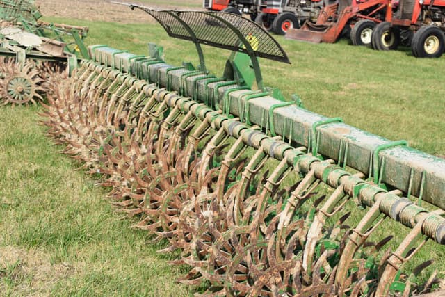 Image of John Deere 400 equipment image 2