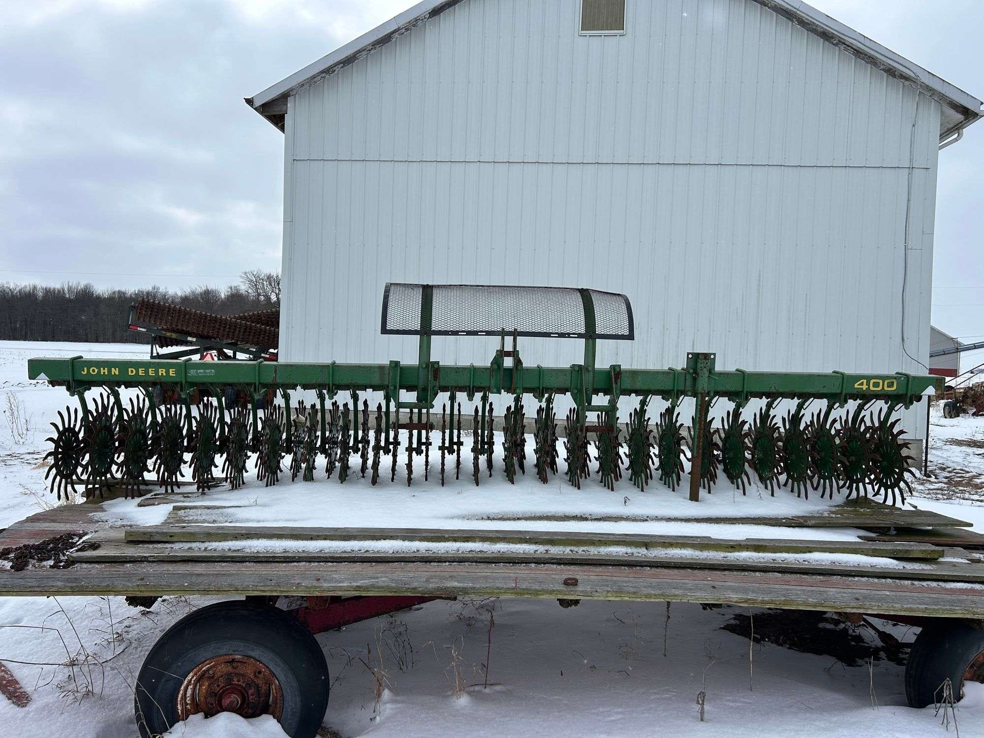 John Deere 400 Equipment Image0