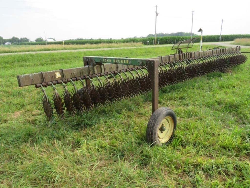Image of John Deere 400 Image 1