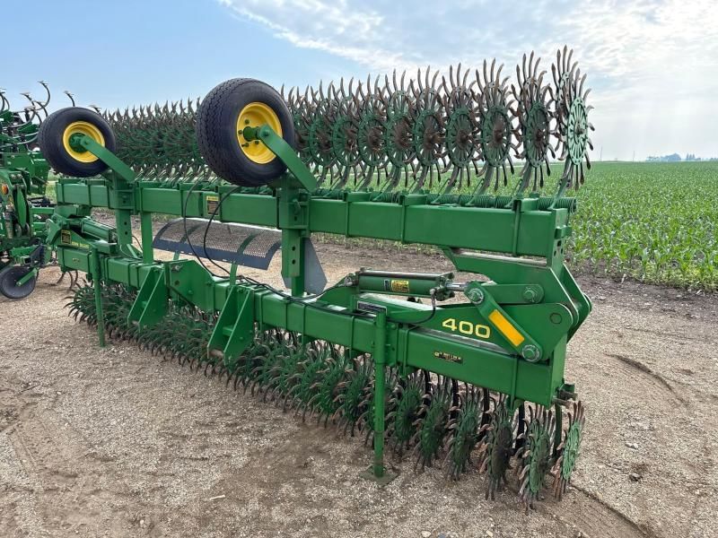 John Deere 400 Equipment Image0