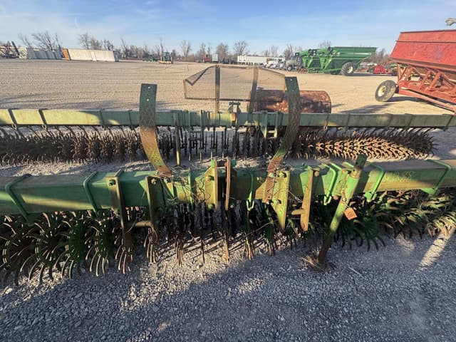 Image of John Deere 400 equipment image 2