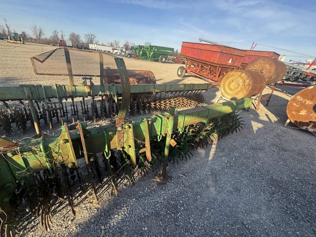 Image of John Deere 400 equipment image 3