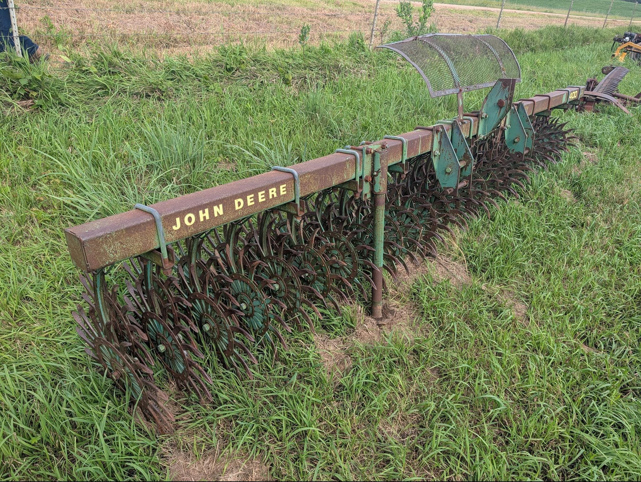 John Deere 400 Equipment Image0