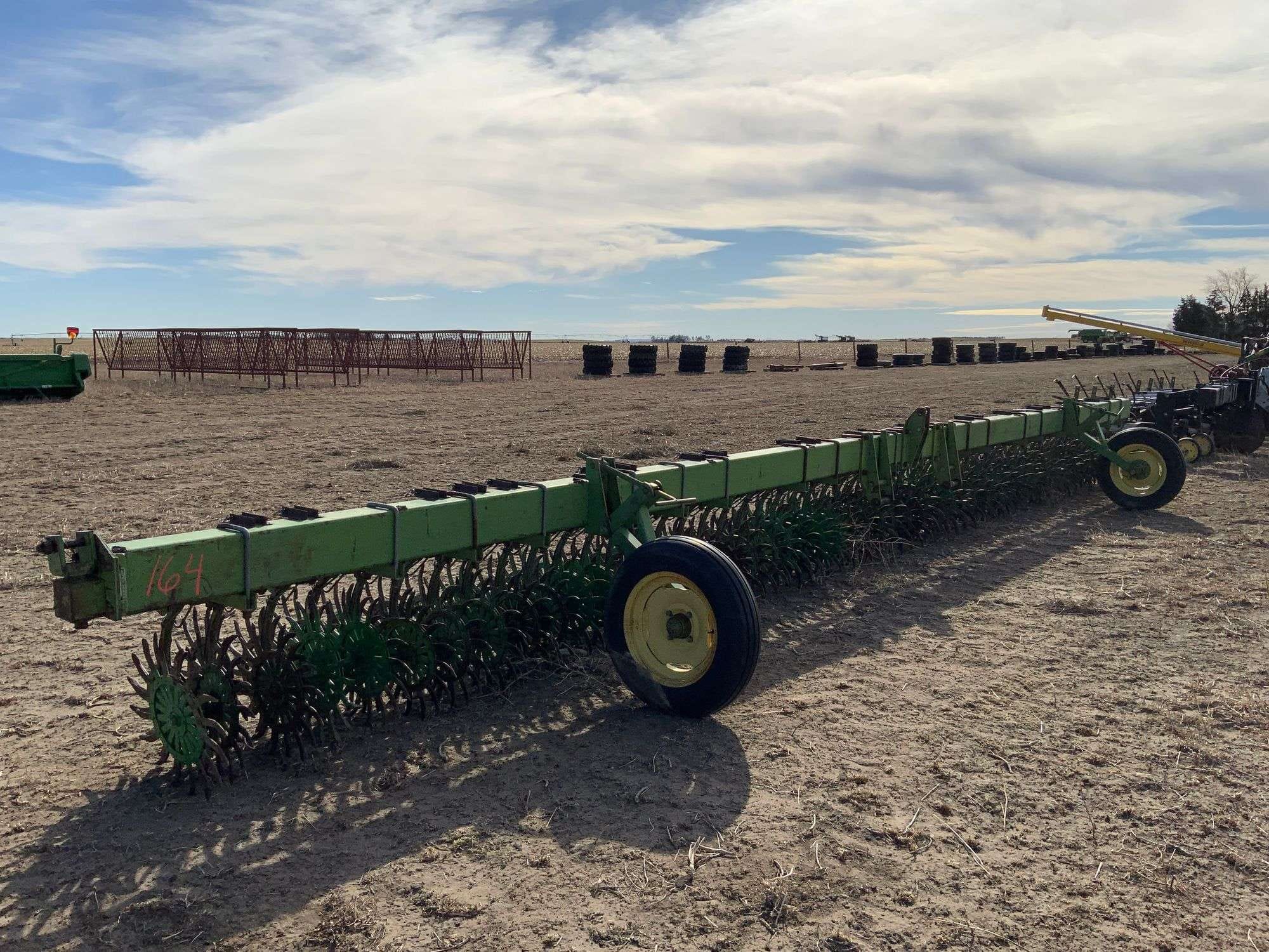 John Deere 400 Equipment Image0