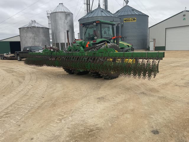 Image of John Deere 400 equipment image 3