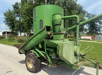 Image of John Deere 400 Image 0