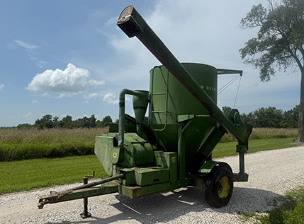 Image of John Deere 400 Image 1