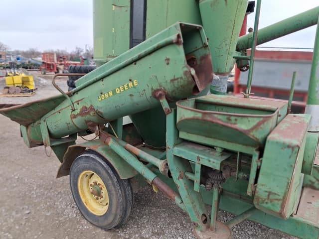 Image of John Deere 400 equipment image 4