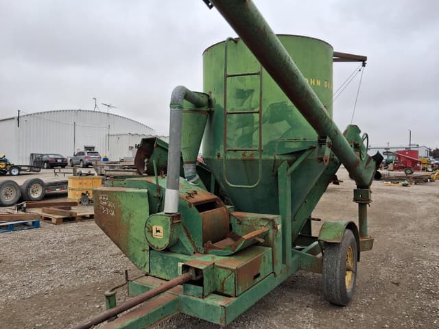 Image of John Deere 400 equipment image 1