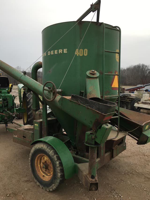 Image of John Deere 400 equipment image 1