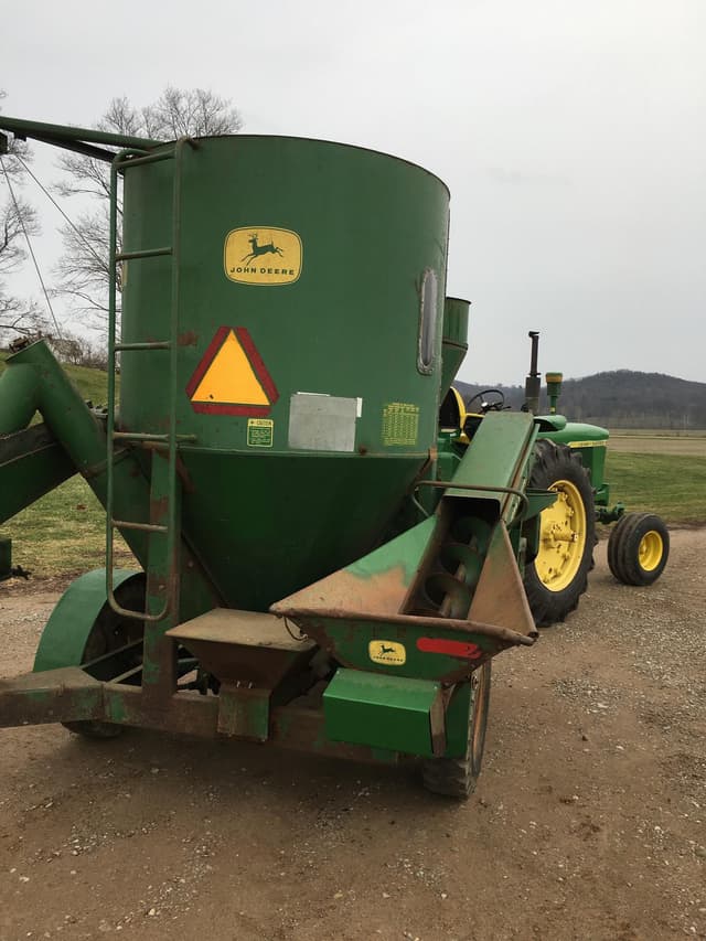 Image of John Deere 400 equipment image 2