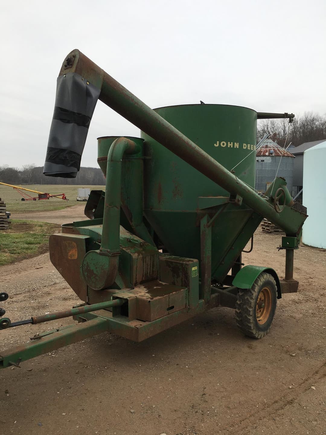 Image of John Deere 400 Primary image