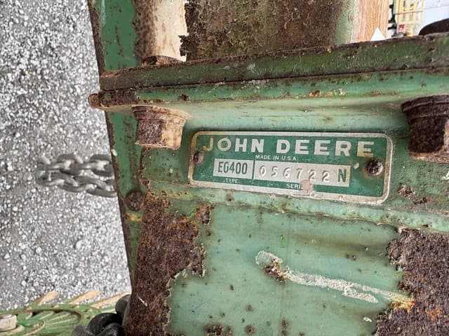 Image of John Deere E0400 equipment image 1