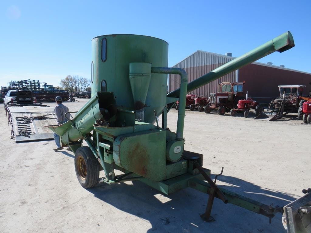 John Deere 400 Equipment Image0