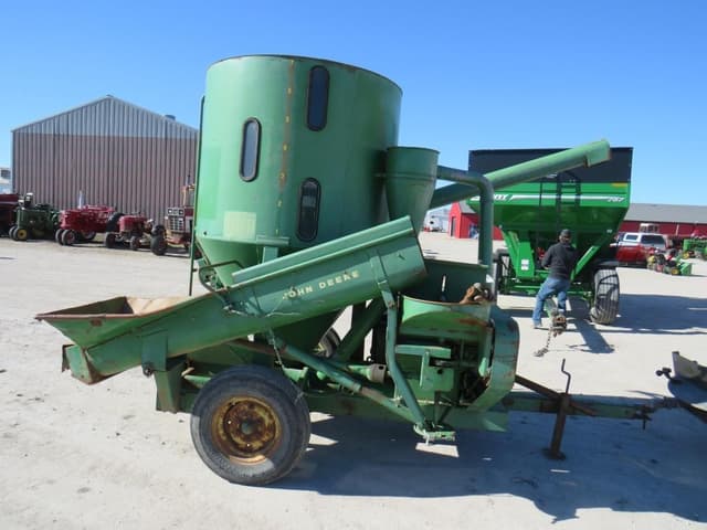 Image of John Deere 400 equipment image 1