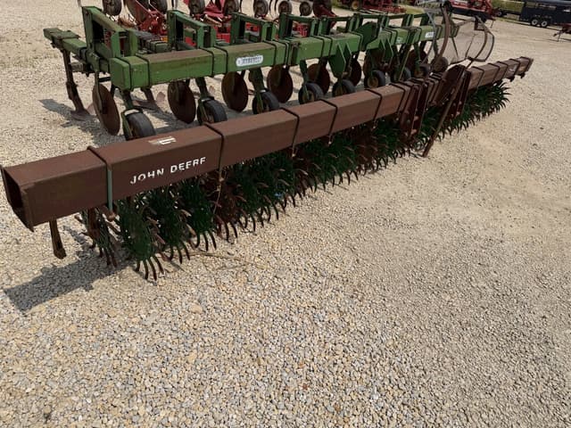 Image of John Deere 400 equipment image 2