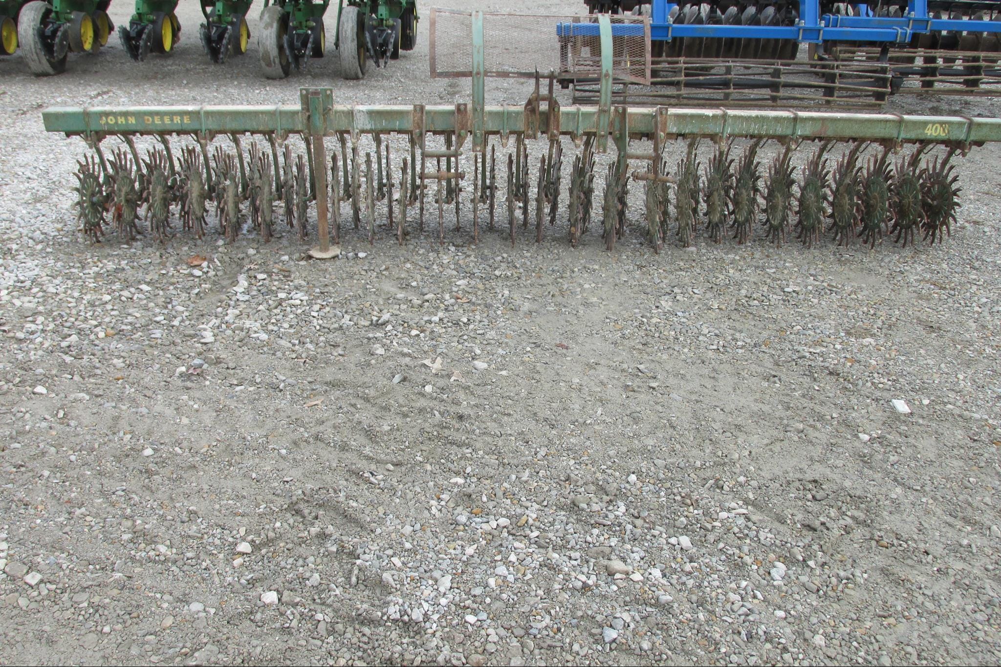 John Deere 400 Equipment Image0