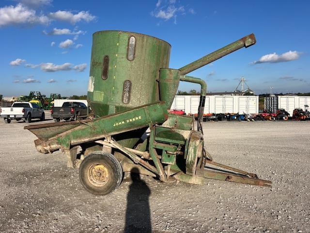 Image of John Deere 400 equipment image 1