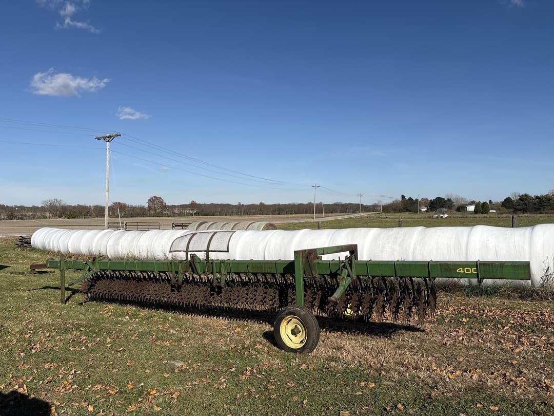 Image of John Deere 400 Primary image