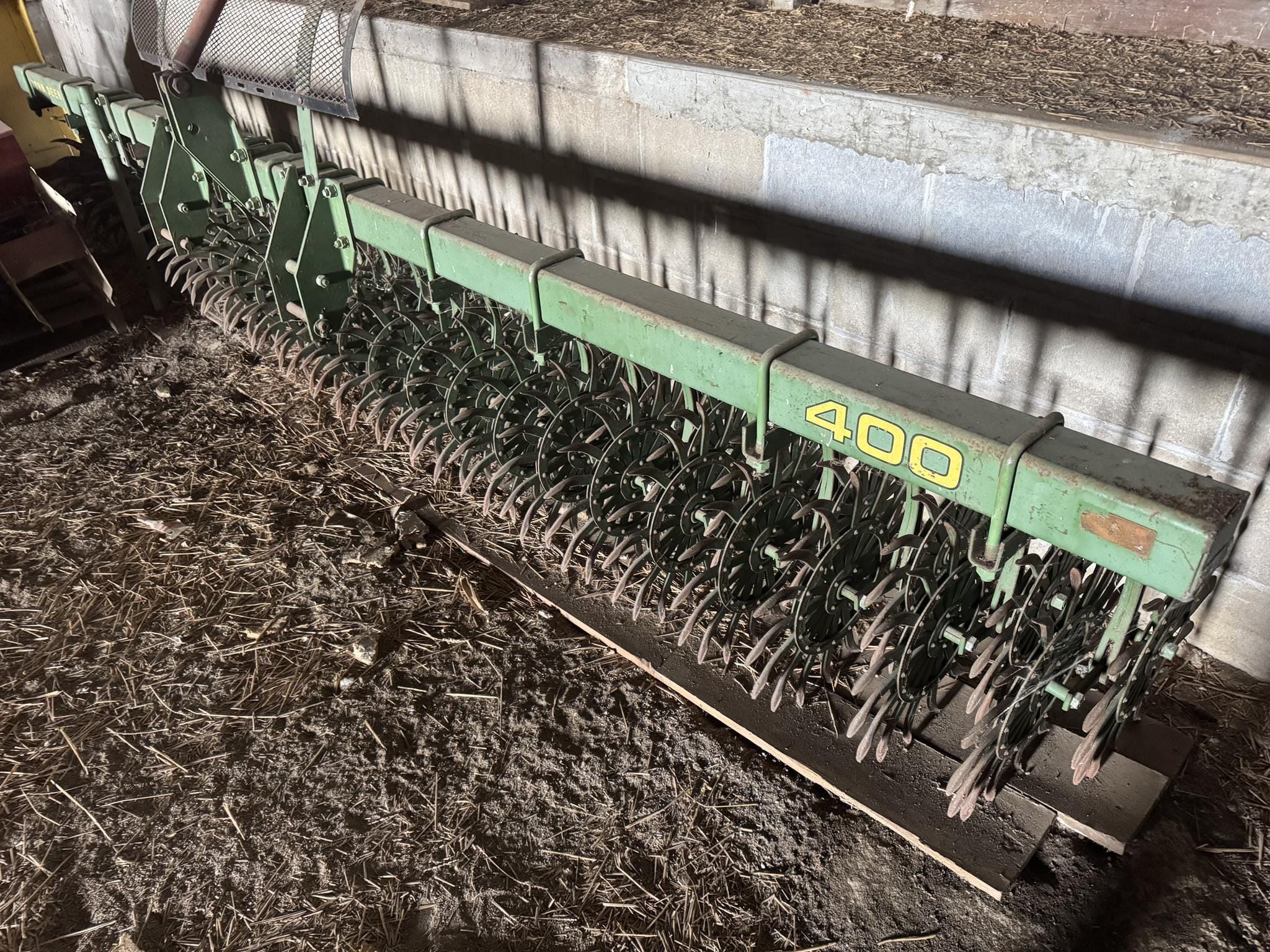 John Deere 400 Equipment Image0