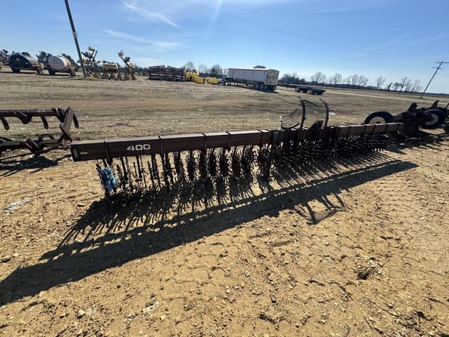 Image of John Deere 400 equipment image 2