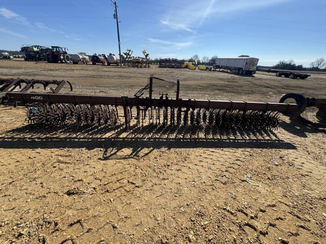 Image of John Deere 400 equipment image 1