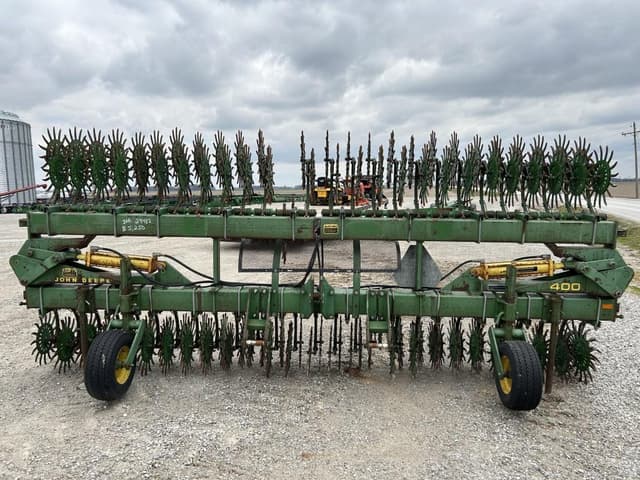 Image of John Deere 400 equipment image 1