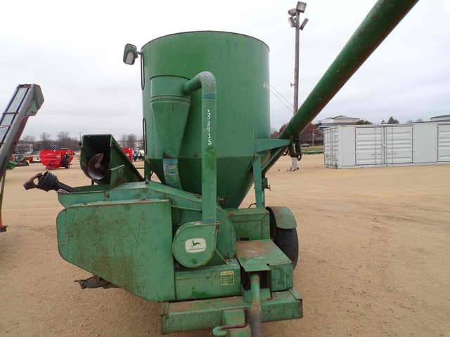 Image of John Deere 400 equipment image 2