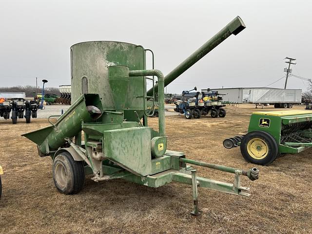 Image of John Deere 400 equipment image 1