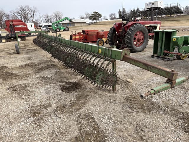 Image of John Deere E0400 equipment image 1