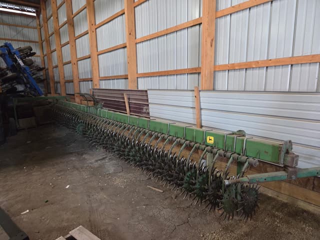 Image of John Deere E0400 equipment image 2