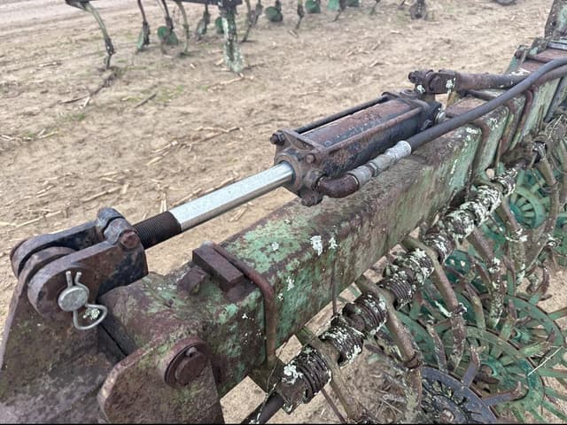 Image of John Deere 400 equipment image 3