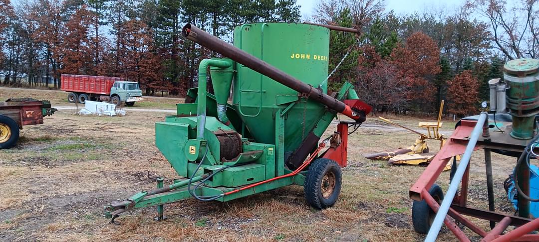 Image of John Deere 400 Primary image