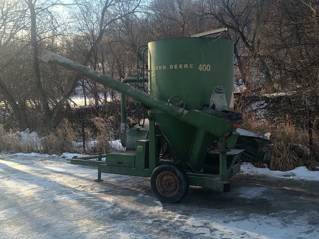 Image of John Deere 400 equipment image 1