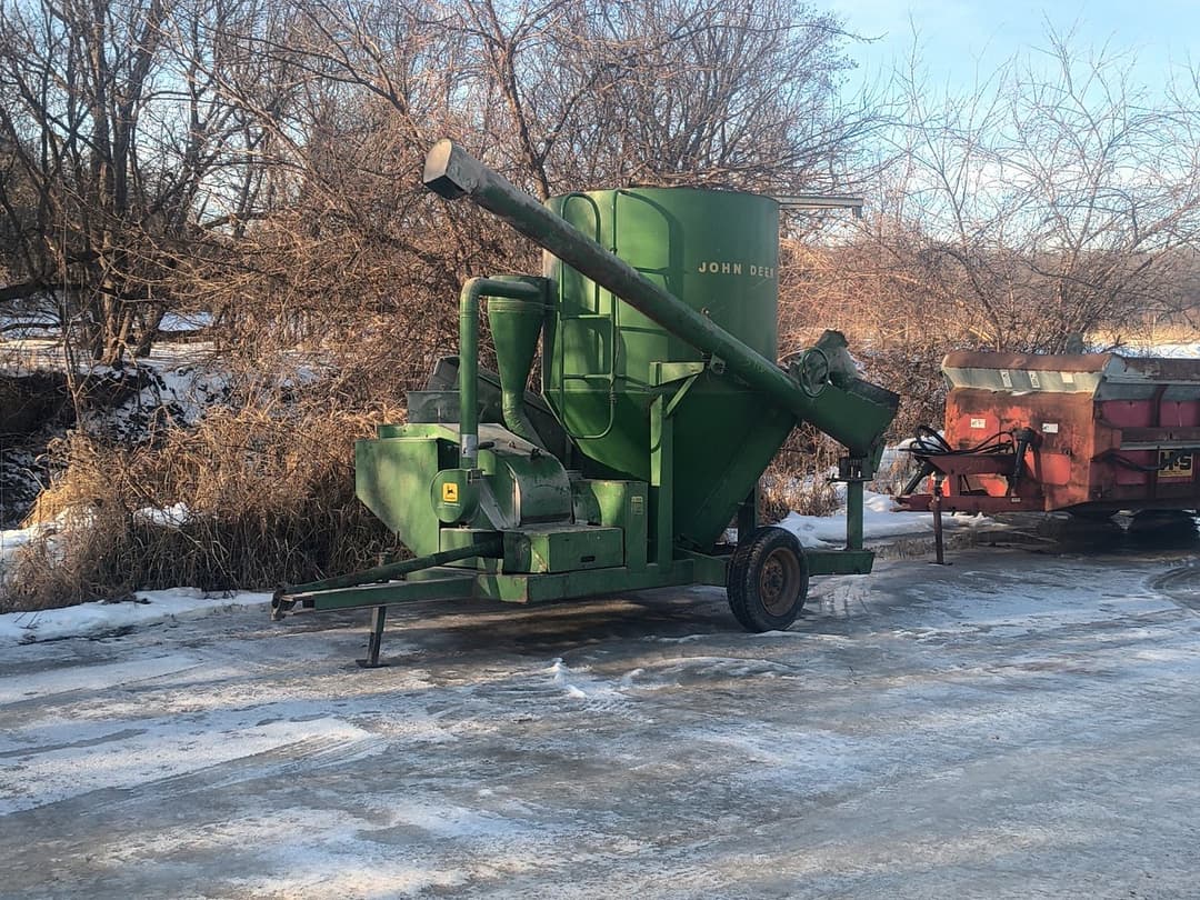 Image of John Deere 400 Primary image