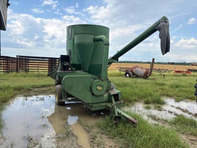Image of John Deere 400 equipment image 1
