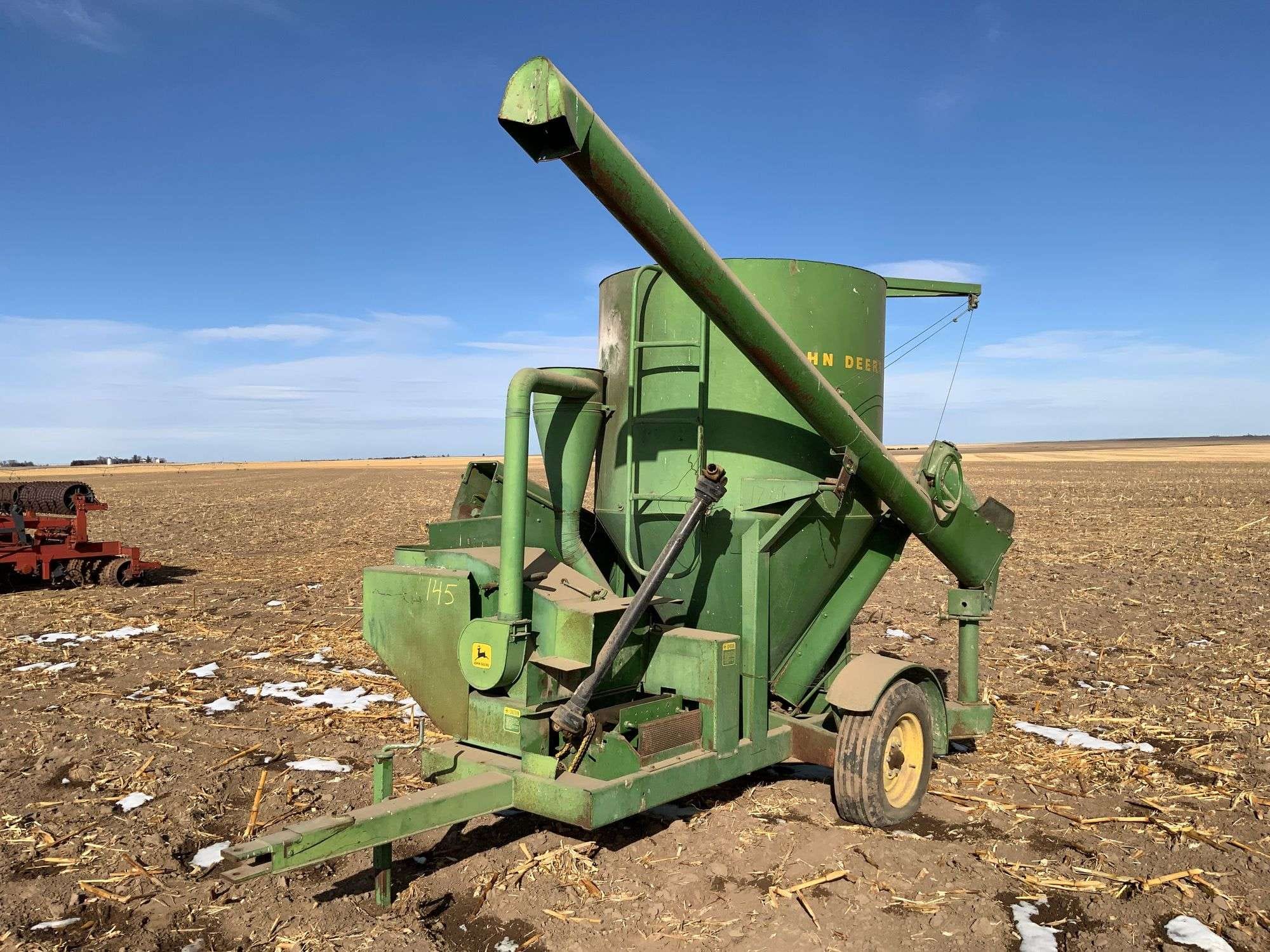 John Deere 400 Equipment Image0