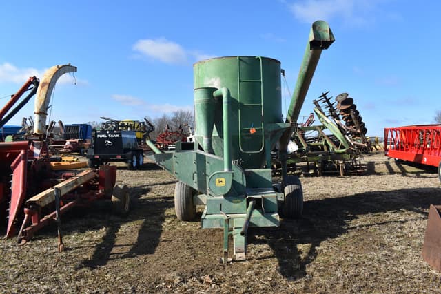 Image of John Deere 400 equipment image 1