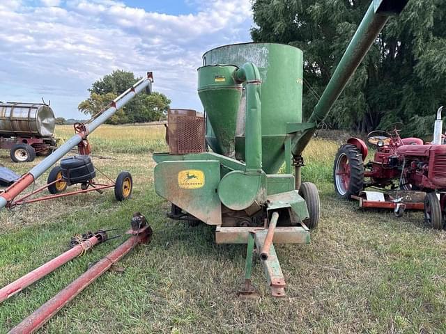 Image of John Deere 400 equipment image 2