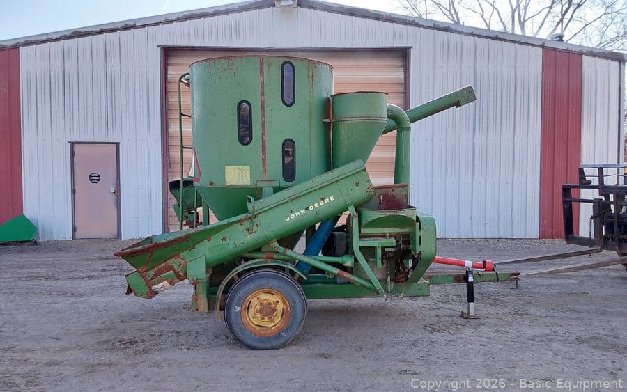 Image of John Deere 400 Primary image
