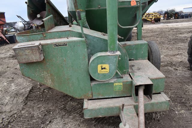 Image of John Deere 400 equipment image 4