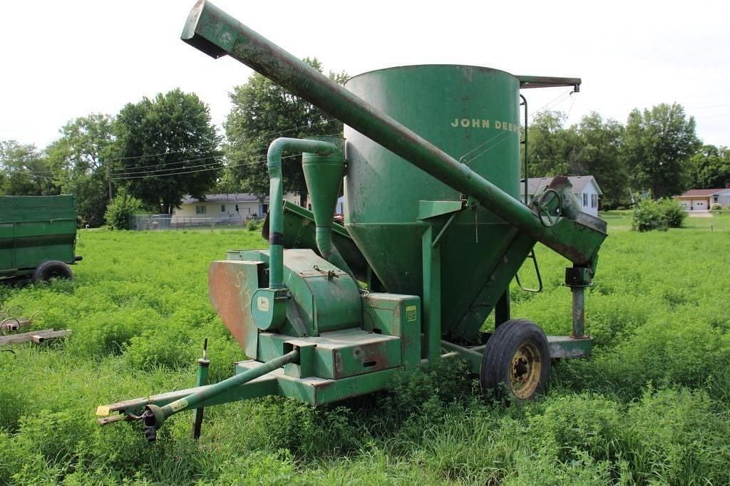 Image of John Deere 400 Primary image
