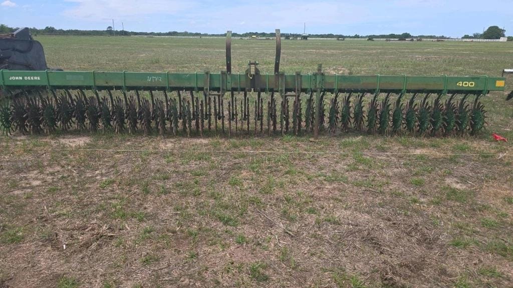 John Deere 400 Equipment Image0