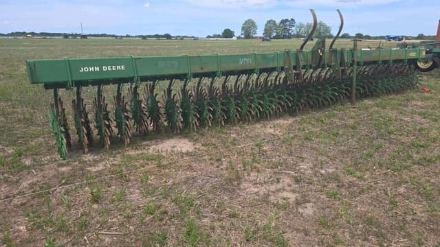 Image of John Deere 400 equipment image 1