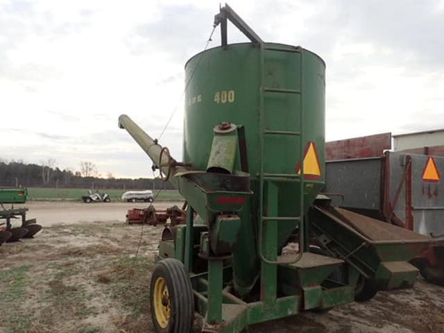 Image of John Deere 400 equipment image 1