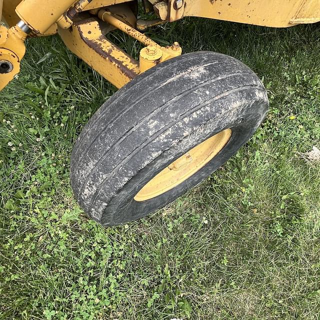 Image of John Deere 400 equipment image 3