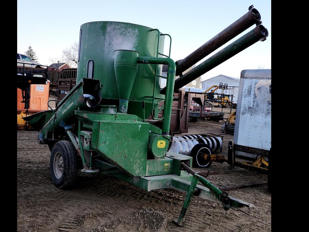 Image of John Deere 400 Primary image