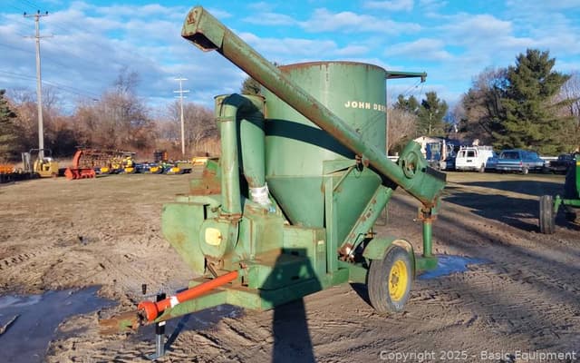 Image of John Deere 400 equipment image 1