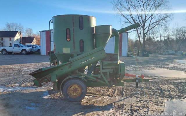 Image of John Deere 400 equipment image 4