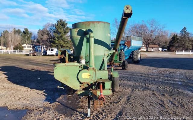 Image of John Deere 400 equipment image 2